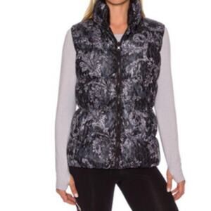 Luxe Cottagecore Betsey Johnson Women's Black Floral Reversible Puffer Vest XL